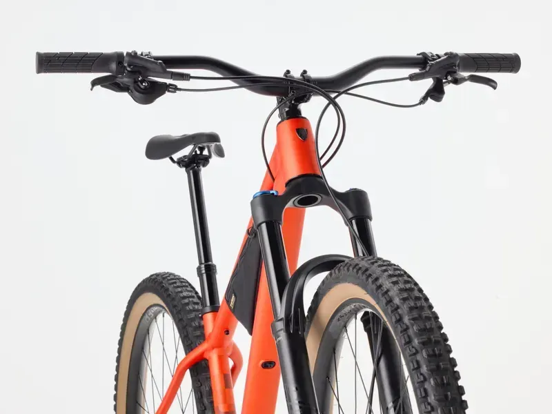 Trek Roscoe 8 Gen 4 MTB In Lava-3