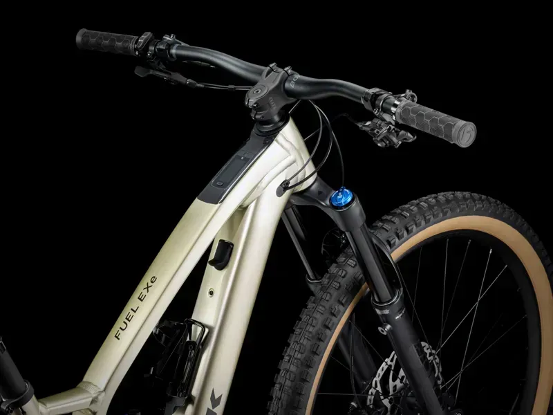 Trek Fuel EXe 8 XT in Supernova Orange-2